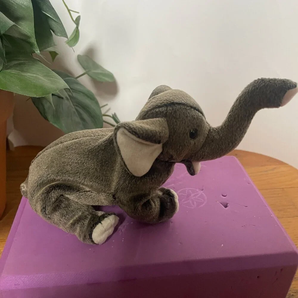 Ty Trumpet Beenie Baby 2000 Edition Small Gray Elephant With Tag